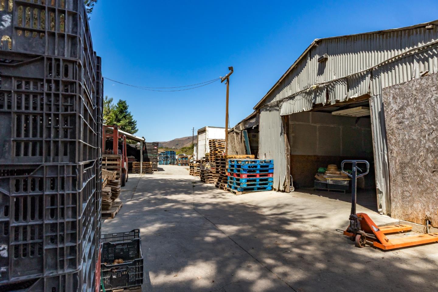 250 Old Chittenden Road Watsonville, CA 95076 - Photo 15 of 24 a view of a street with chairs