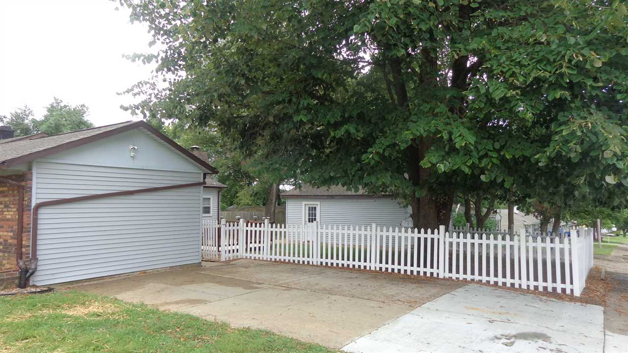 5120 Sherbrooke Road Evansville, IN 47710 - Photo 7 of 30 Gallery Image 7