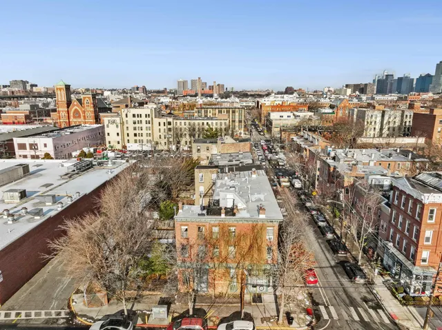 a picture of city view