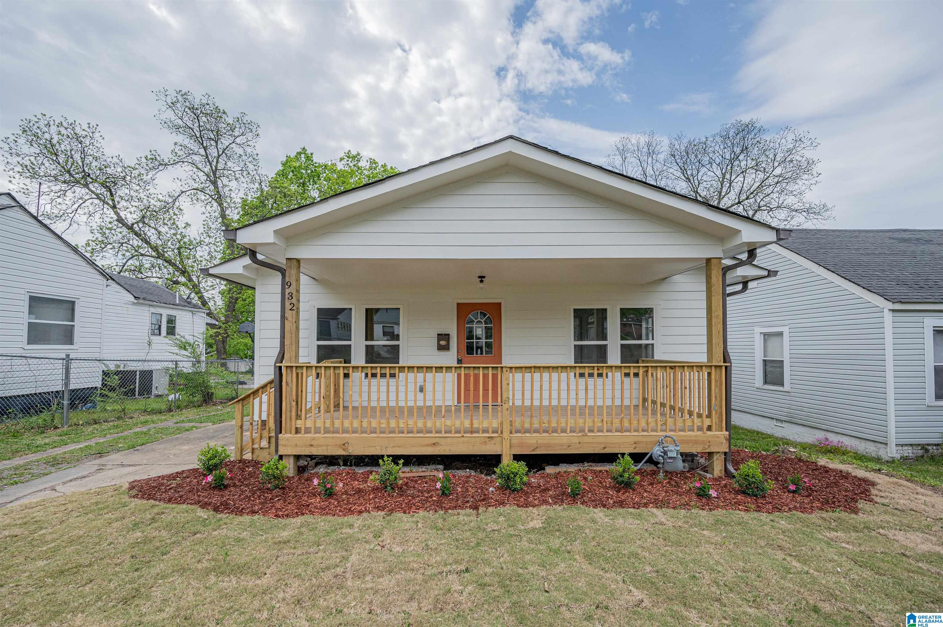 932 Valley Rd Place Birmingham, AL 35208 - Photo 1 of 32