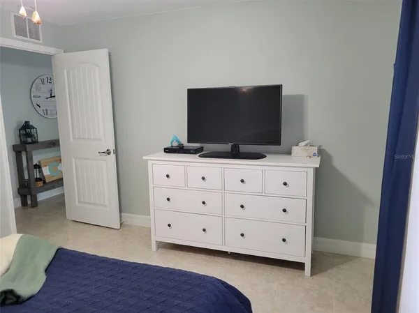 a view of backyard with a barn
