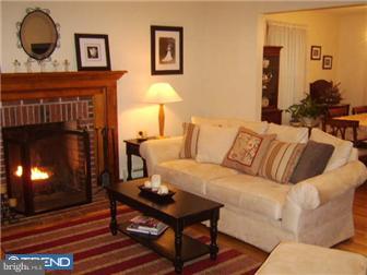 20 South Burden Hill Road Quinton, NJ 08079 - Photo 3 of 12 Living Room