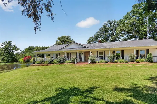 $695,000 | 7837 Farm Road 2648, Paris, TX 75462