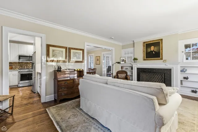 $800,000 | 2221 Lincolnwood Drive, Evanston, IL 60201