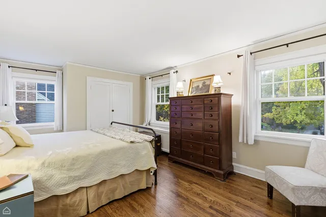 $800,000 | 2221 Lincolnwood Drive, Evanston, IL 60201