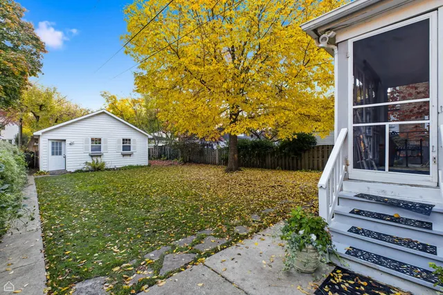 $800,000 | 2221 Lincolnwood Drive, Evanston, IL 60201