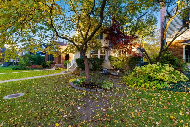 $800,000 | 2221 Lincolnwood Drive, Evanston, IL 60201