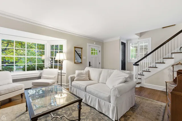 $800,000 | 2221 Lincolnwood Drive, Evanston, IL 60201