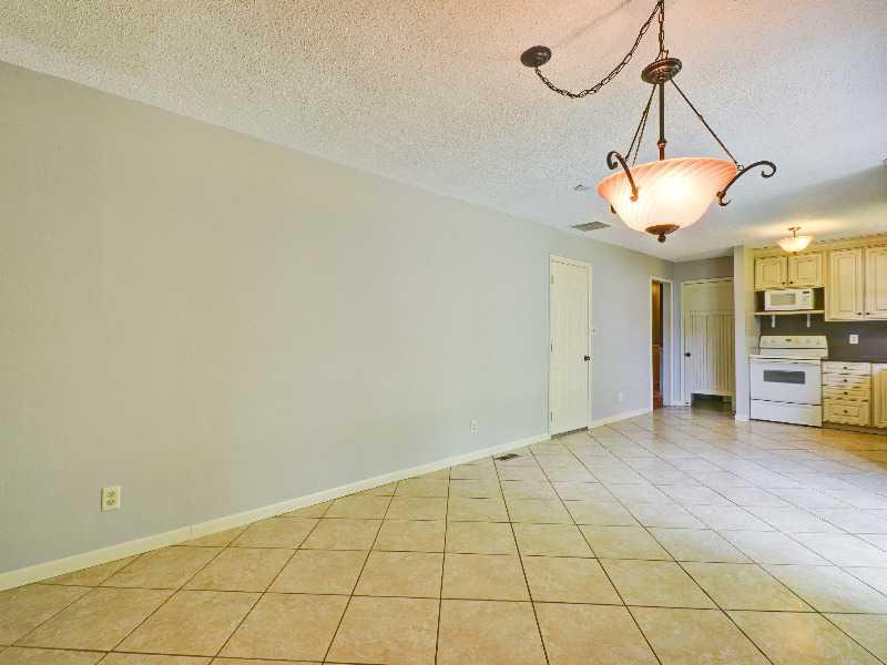 375 Georgetown Road Greenwood, IN 46142 - Photo 12 of 24 Gallery Image 12