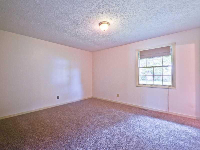 375 Georgetown Road Greenwood, IN 46142 - Photo 13 of 24 Gallery Image 13