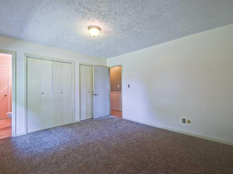 375 Georgetown Road Greenwood, IN 46142 - Photo 16 of 24 Gallery Image 16