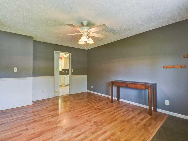 375 Georgetown Road Greenwood, IN 46142 - Photo 3 of 24 Gallery Image 3