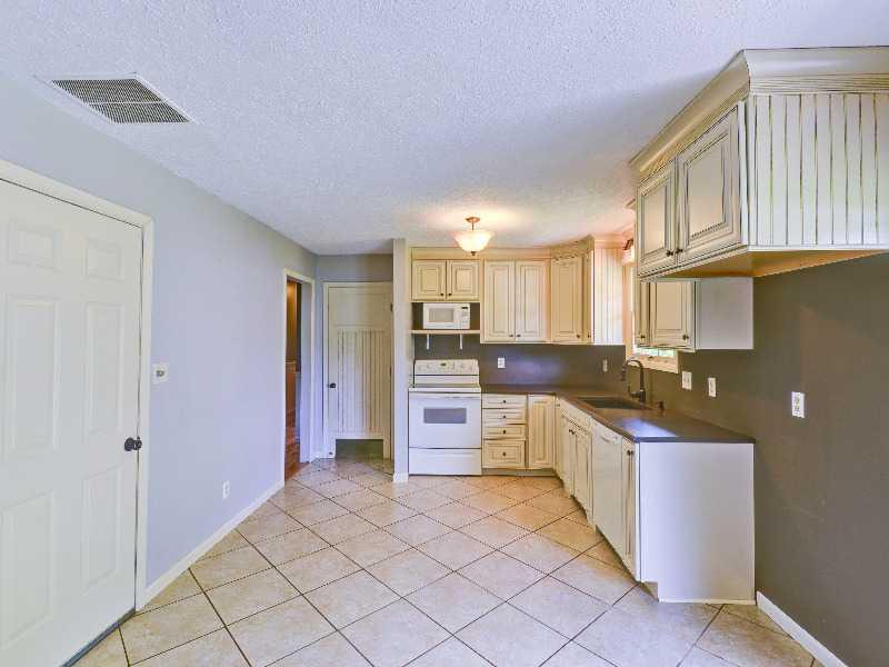 375 Georgetown Road Greenwood, IN 46142 - Photo 8 of 24 Gallery Image 8