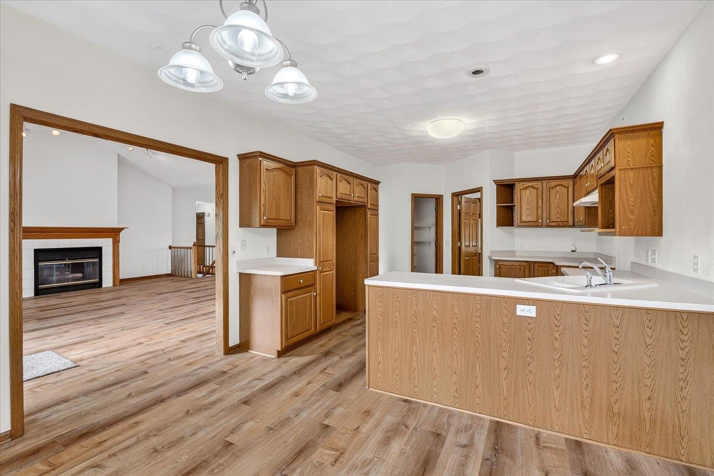 720 Waveland Road Janesville, WI 53548 - Photo 19 of 64