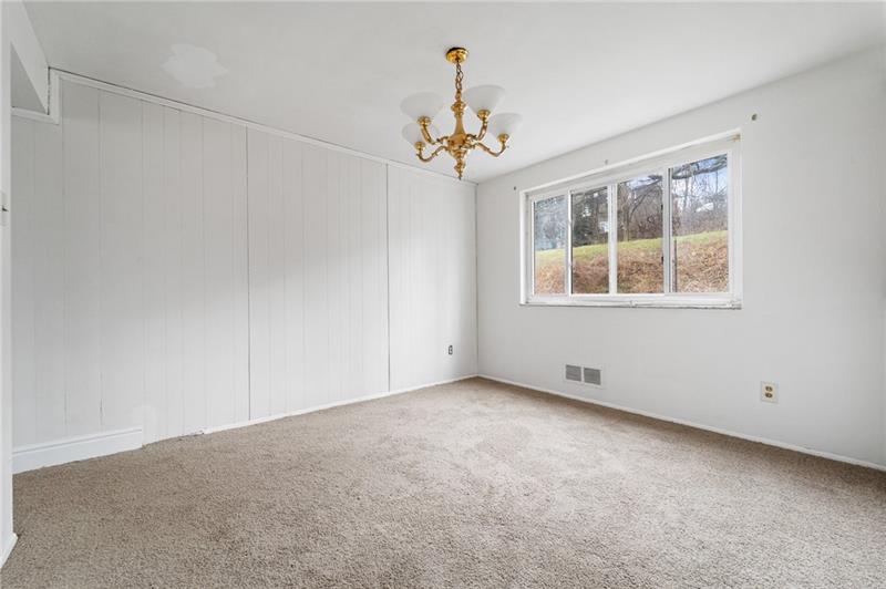 1306 Carnahan Road Pittsburgh, PA 15220 - Photo 13 of 30 Gallery Image 13