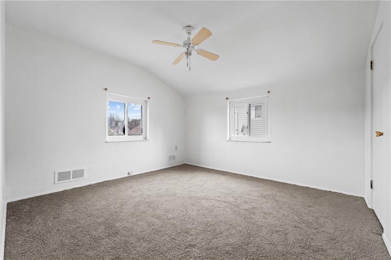 1306 Carnahan Road Pittsburgh, PA 15220 - Photo 16 of 30 Gallery Image 16