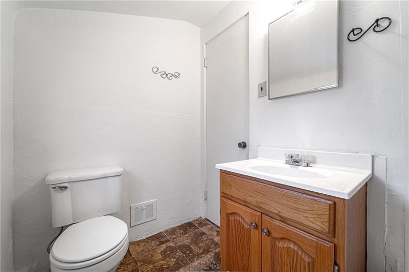 1306 Carnahan Road Pittsburgh, PA 15220 - Photo 19 of 30 Gallery Image 19