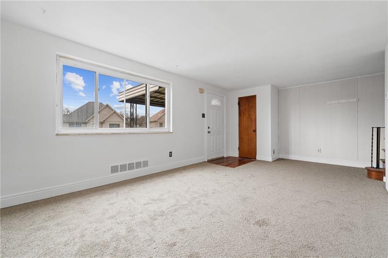 1306 Carnahan Road Pittsburgh, PA 15220 - Photo 5 of 30 Gallery Image 5