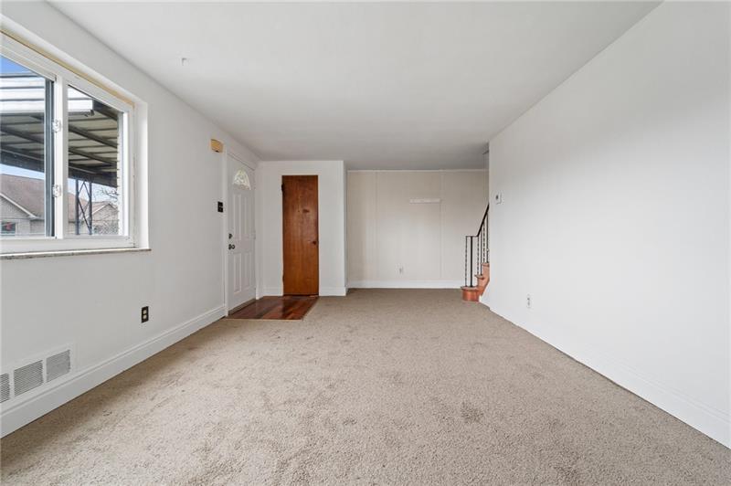 1306 Carnahan Road Pittsburgh, PA 15220 - Photo 6 of 30 Gallery Image 6