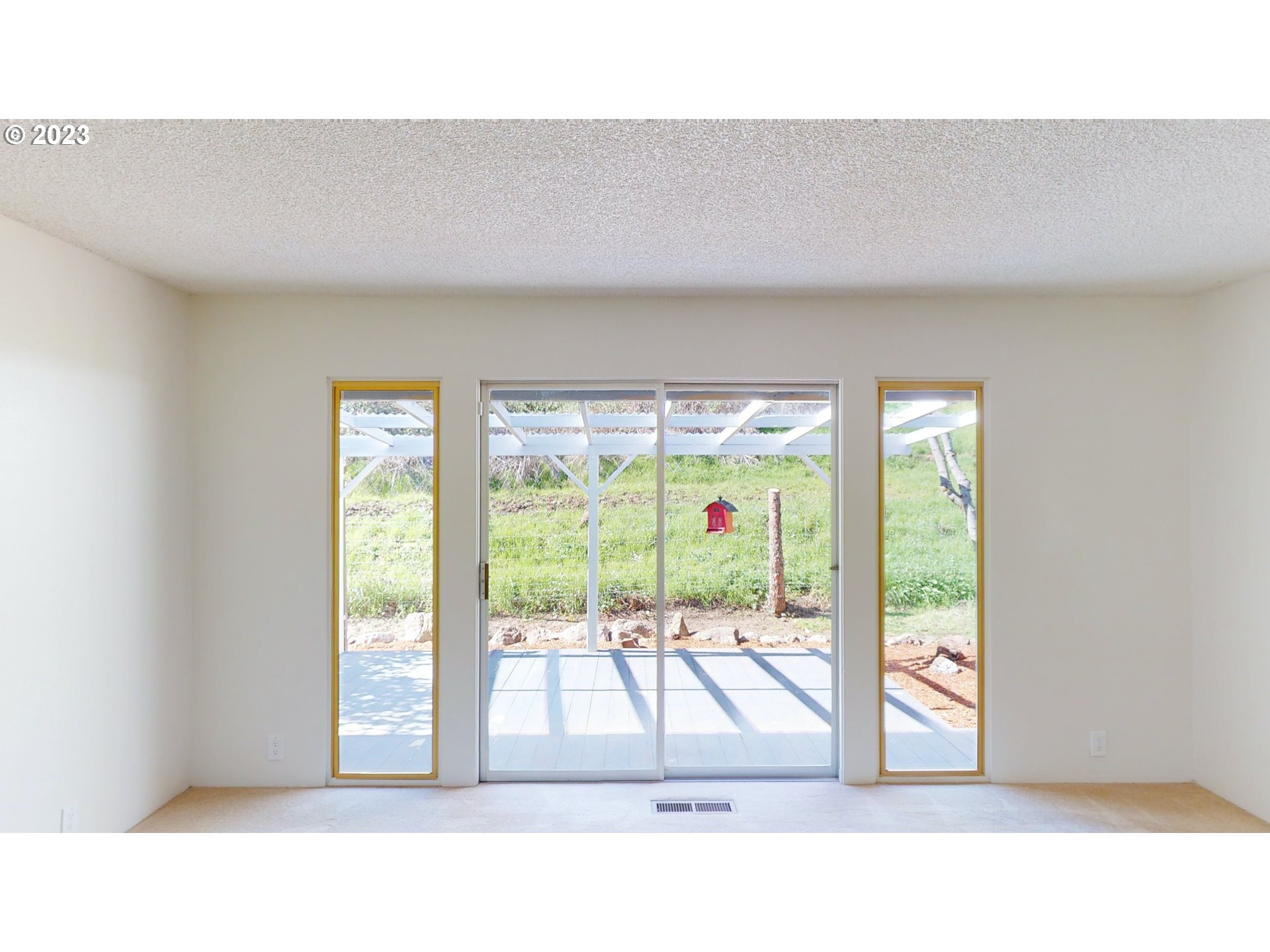 17248 North Bank Road Roseburg, OR 97470 - Photo 13 of 46 Gallery Image 13