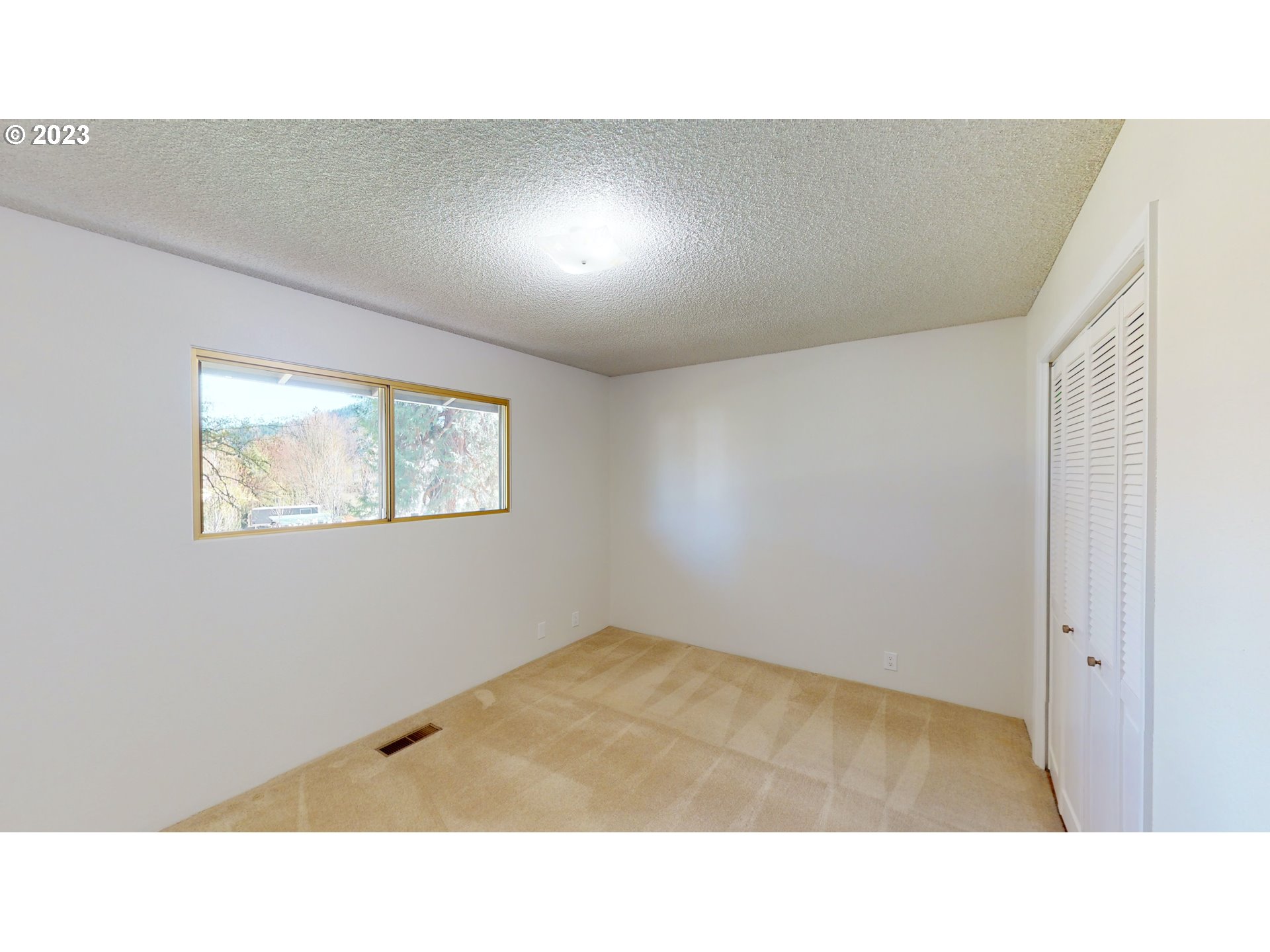 17248 North Bank Road Roseburg, OR 97470 - Photo 21 of 46 Gallery Image 21