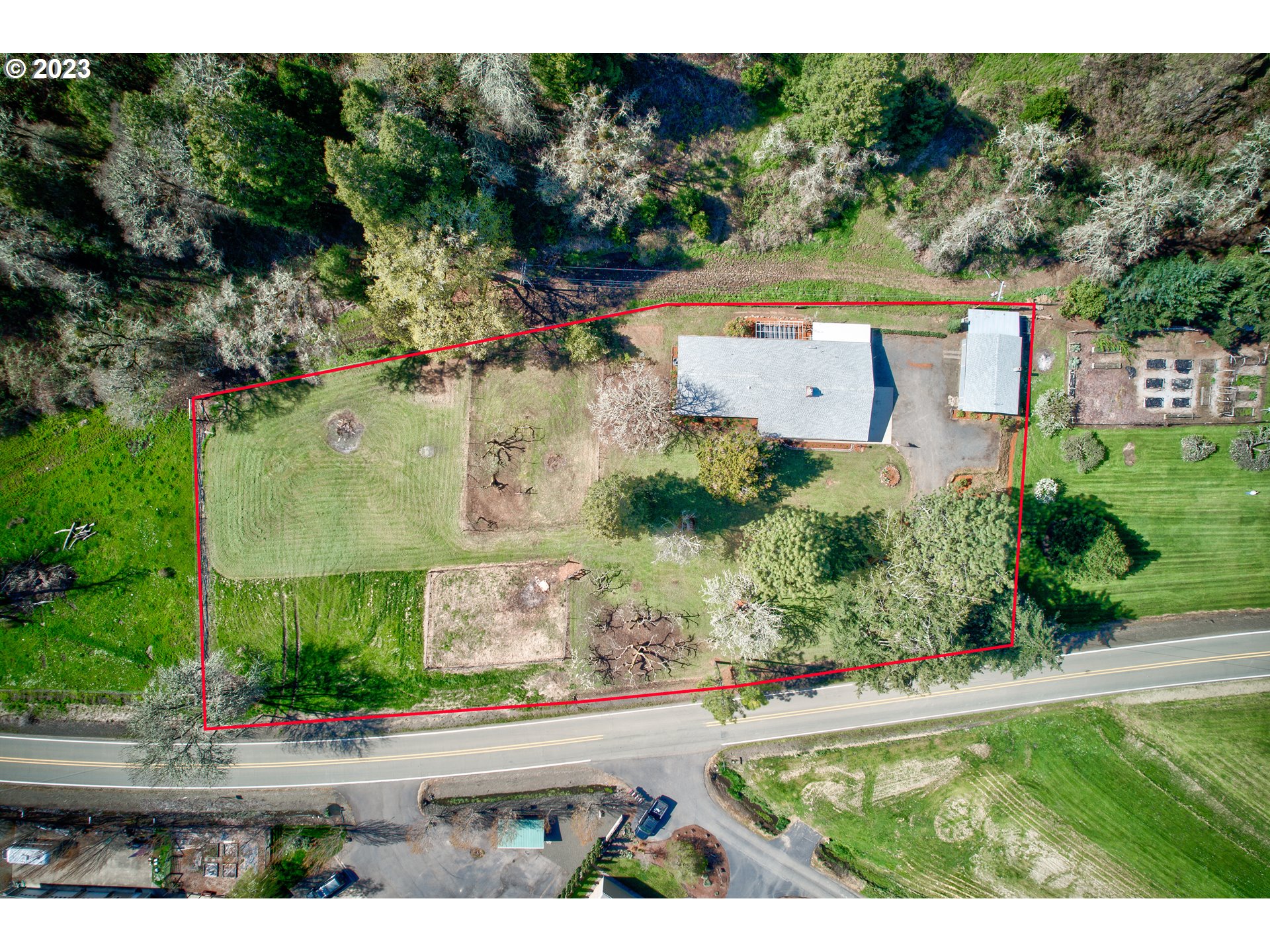 17248 North Bank Road Roseburg, OR 97470 - Photo 39 of 46 Gallery Image 39