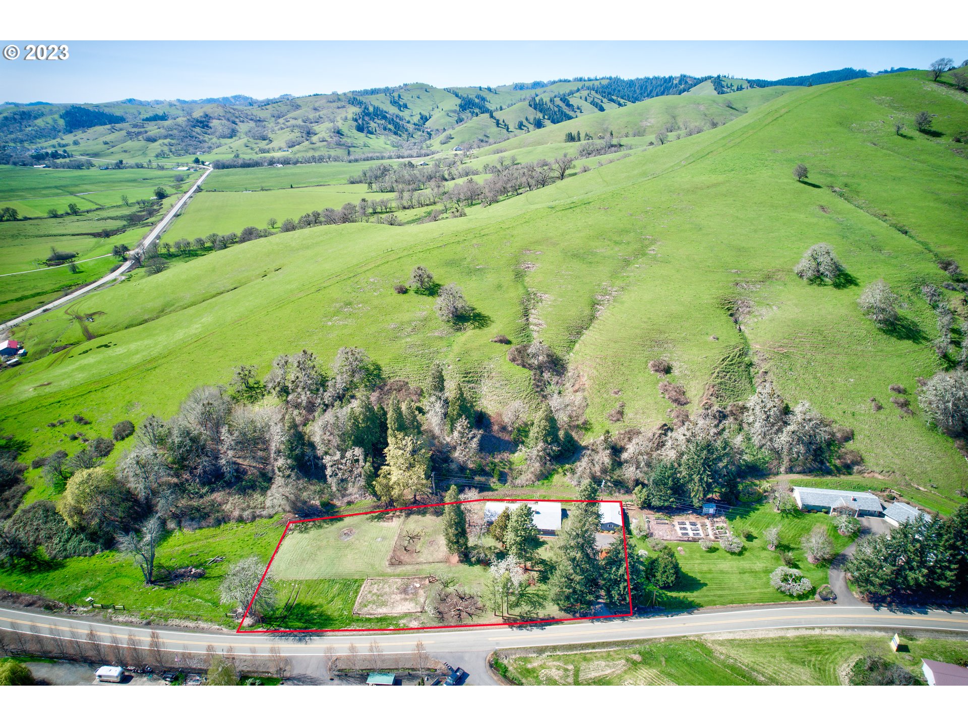 17248 North Bank Road Roseburg, OR 97470 - Photo 40 of 46 Gallery Image 40