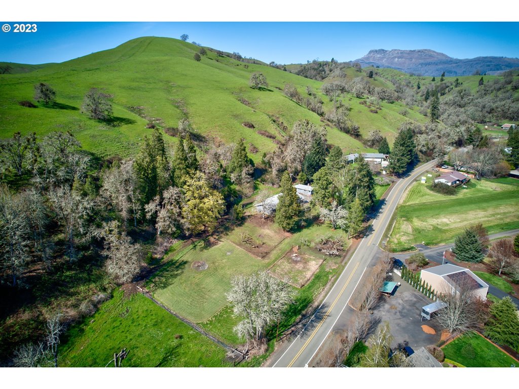 17248 North Bank Road Roseburg, OR 97470 - Photo 43 of 46 Gallery Image 43