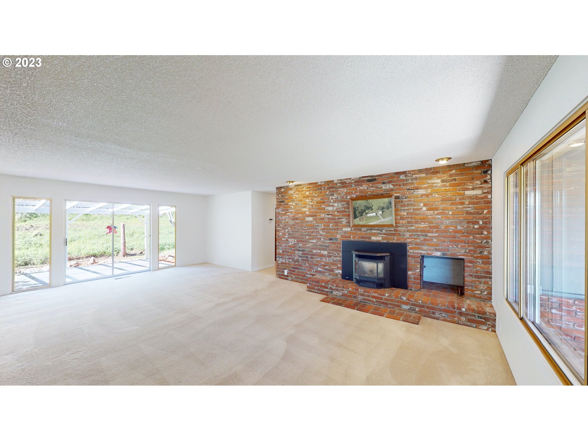17248 North Bank Road Roseburg, OR 97470 - Photo 10 of 46 Gallery Image 10