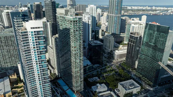 $4,800 | 1300 South Miami Avenue, Unit 2911, Miami, FL 33130