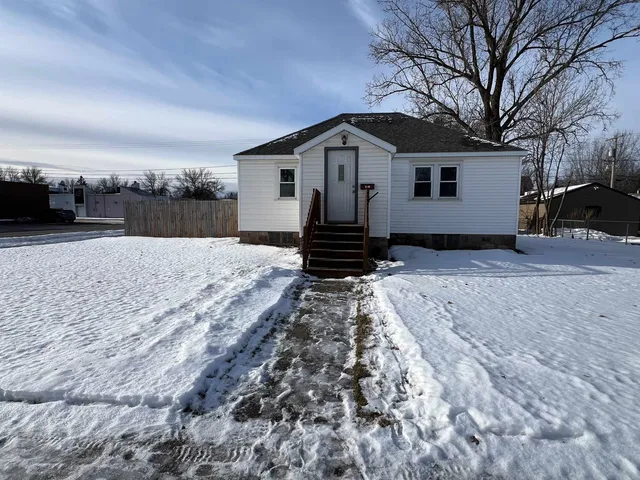 $150,000 | 3621 1st Avenue, Hibbing, MN 55746
