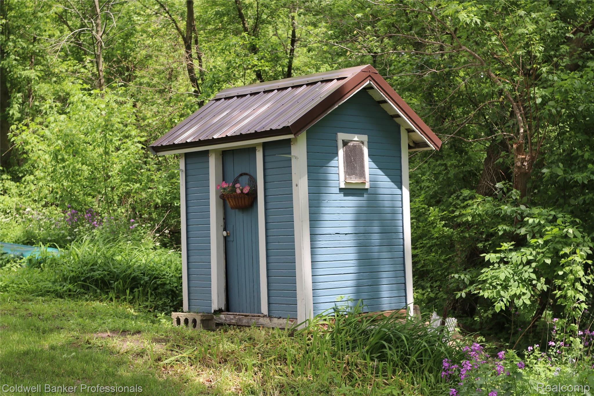 13121 Shaftsburg Road Perry, MI 48872 - Photo 37 of 41 33 13121 Shed.JPG