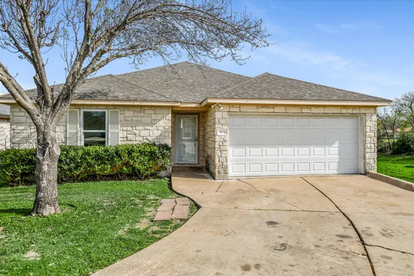 $1,900 | 804 Sable Trail Court, Round Rock, TX 78664