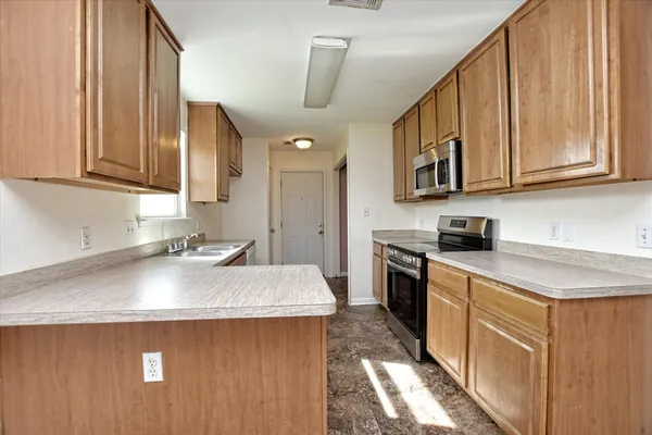 $1,900 | 804 Sable Trail Court, Round Rock, TX 78664