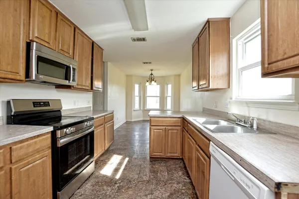 $1,900 | 804 Sable Trail Court, Round Rock, TX 78664