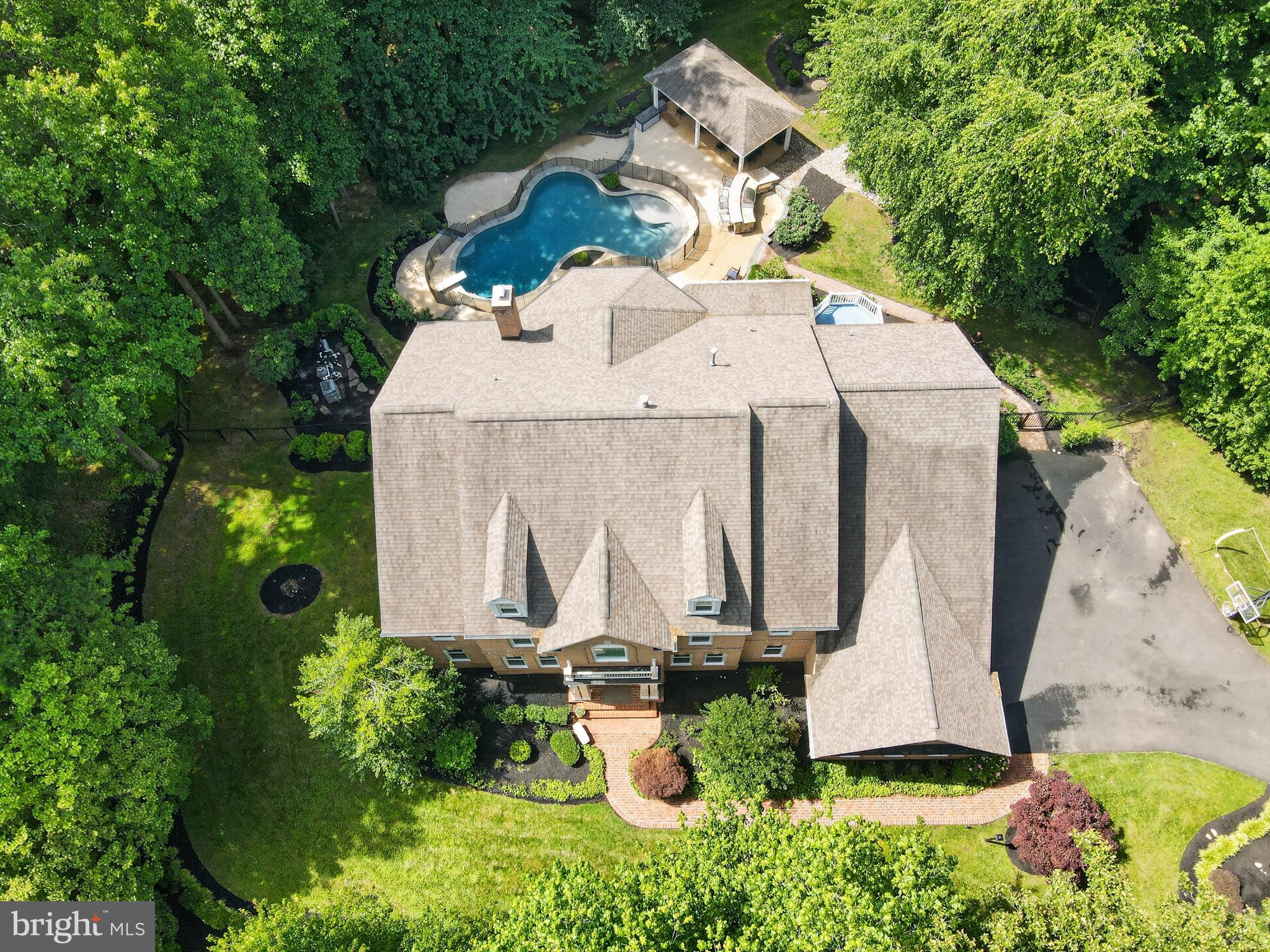 10301 Forest Maple Road Vienna, VA 22182 - Photo 25 of 27