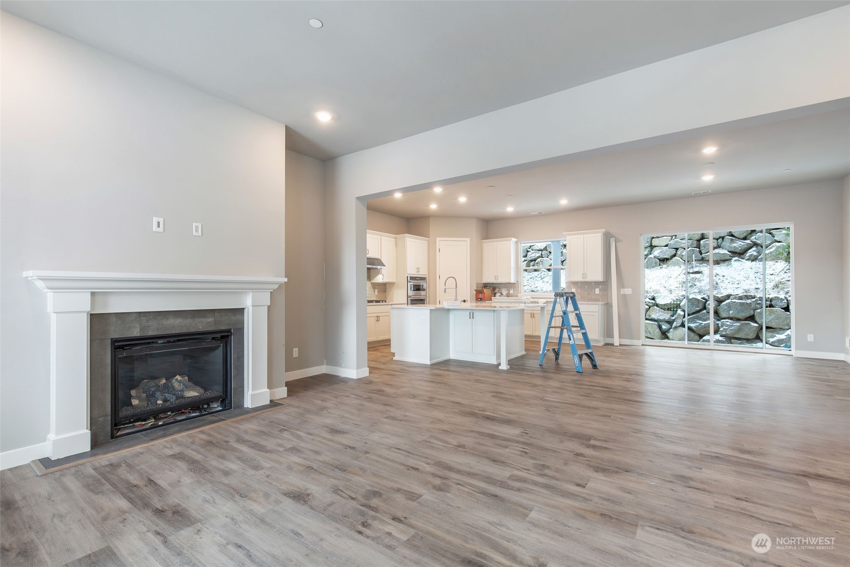 3713 Northeast 27th Place, Unit 13 Renton, WA 98059 - Photo 3 of 33 Gallery Image 3