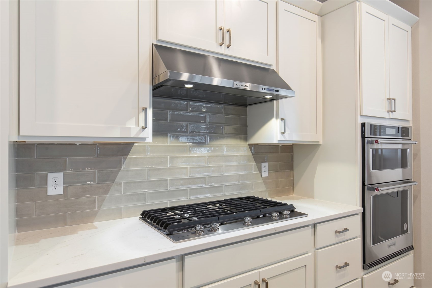 3713 Northeast 27th Place, Unit 13 Renton, WA 98059 - Photo 5 of 33 Gallery Image 5
