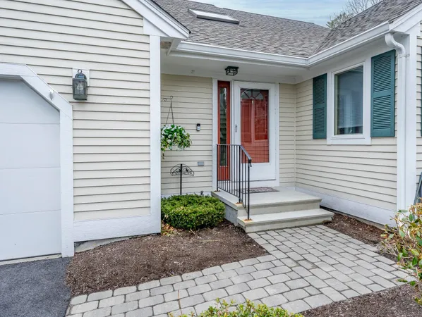 $545,000 | 3 Longwood Road, Mashpee, MA 02649