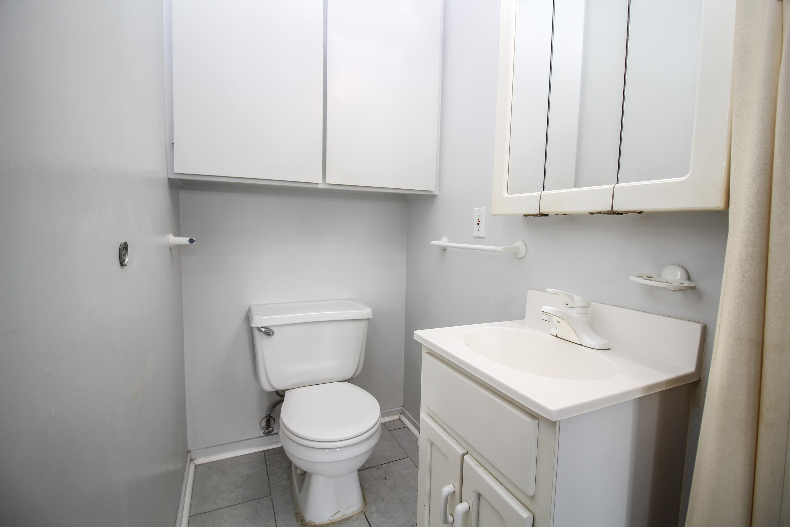 173 East Michigan Avenue, Unit 203B Three Rivers, MI 49093 - Photo 14 of 23 E Michigan-10