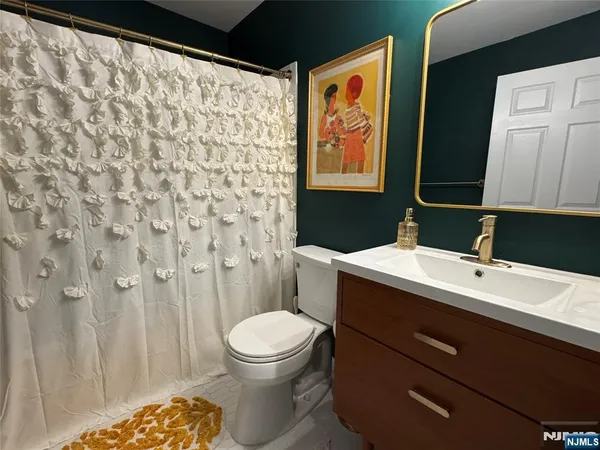 $3,400 | 2051 Charles Court, Mahwah, NJ 07430