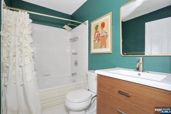 $3,400 | 2051 Charles Court, Mahwah, NJ 07430