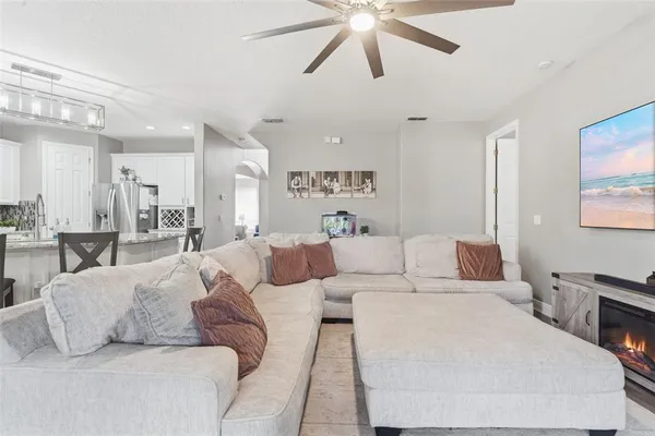 $4,000 | 119 Elissar Drive, DeBary, FL 32713