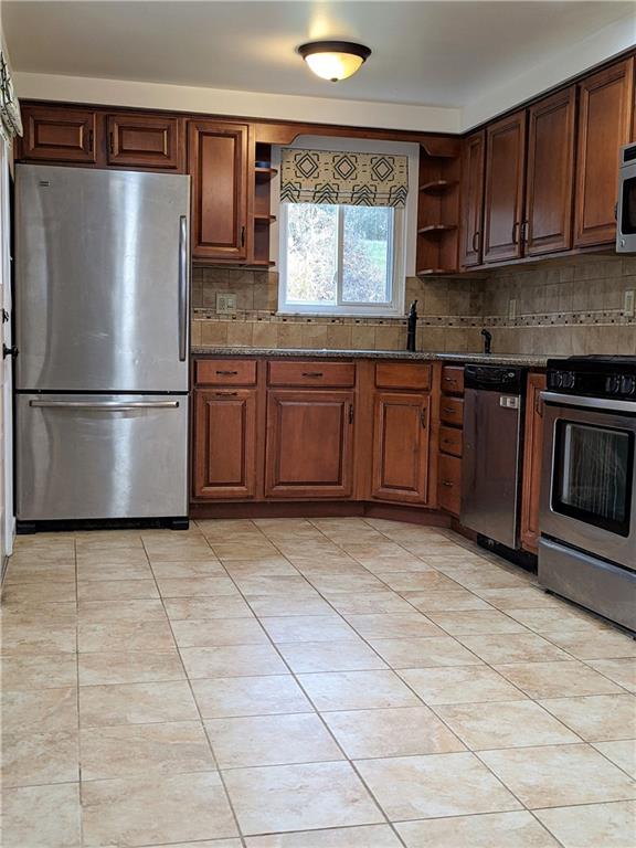 3533 Willett Road Pittsburgh, PA 15227 - Photo 3 of 12 Gallery Image 3