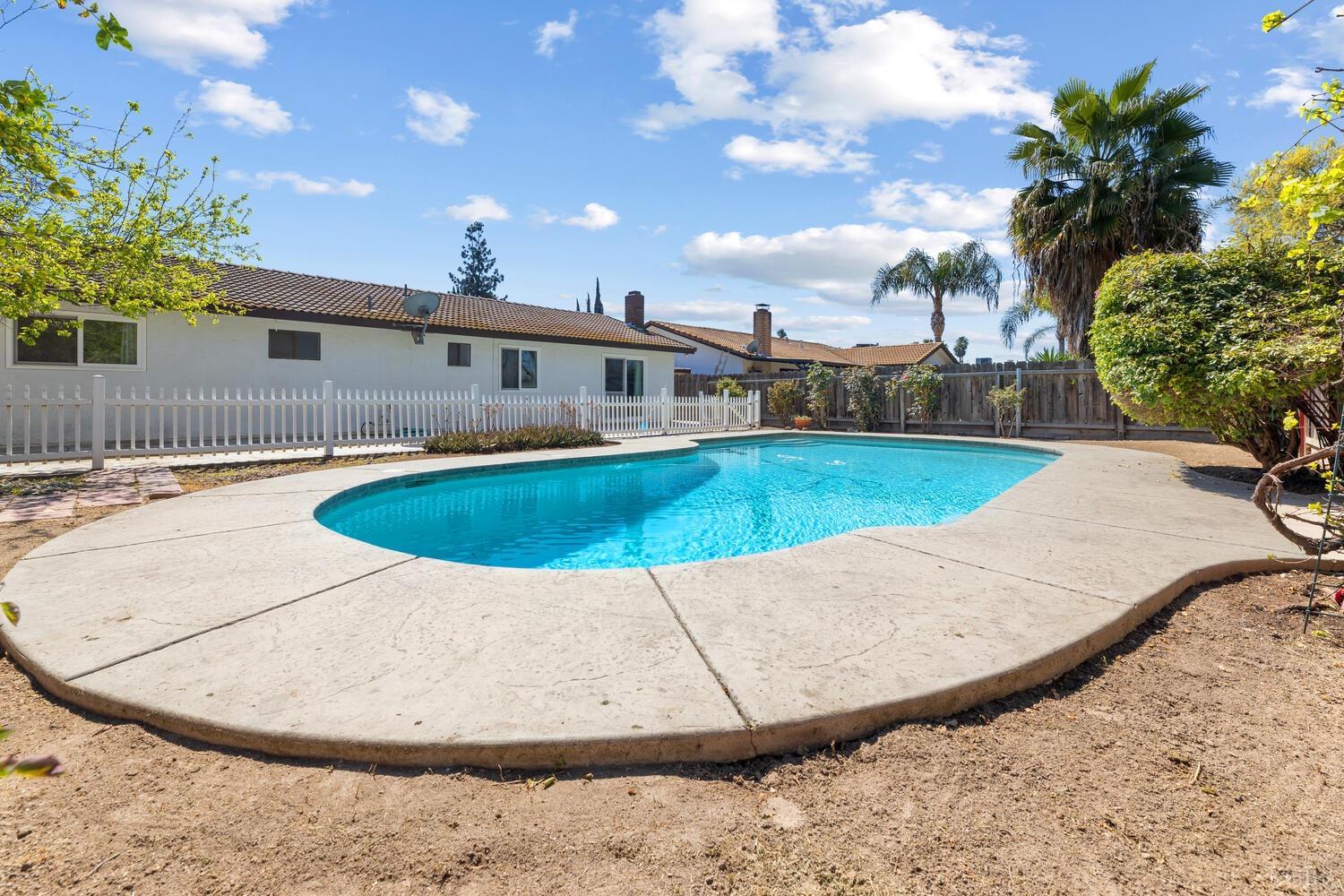 1014 Raymond Road Hanford, CA 93230 - Photo 32 of 36 Gallery Image 32