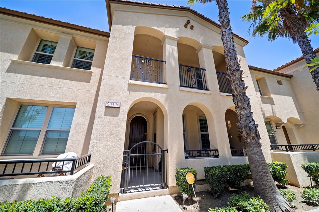 20426 Paseo Cresta Porter Ranch, CA 91326 - Photo 3 of 44
