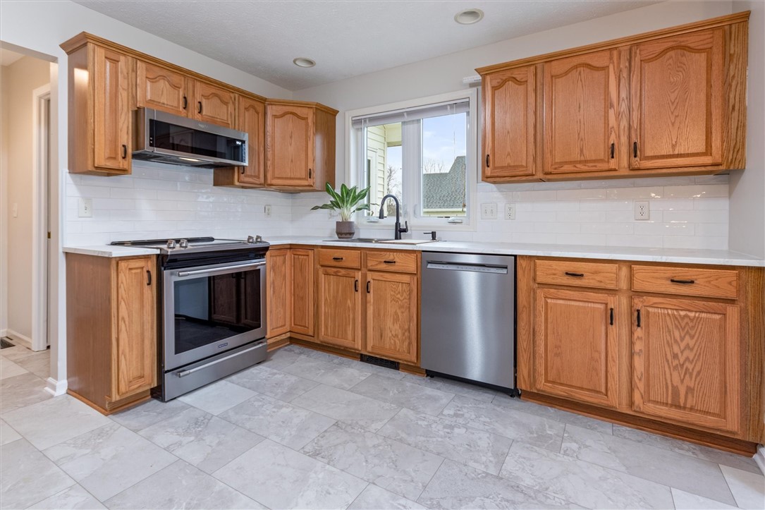 26 Simone Terrace Penfield, NY 14580 - Photo 16 of 32