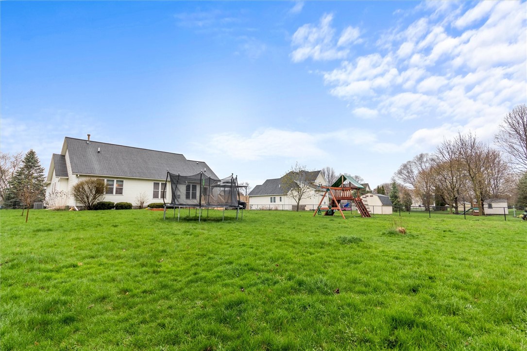 26 Simone Terrace Penfield, NY 14580 - Photo 4 of 32