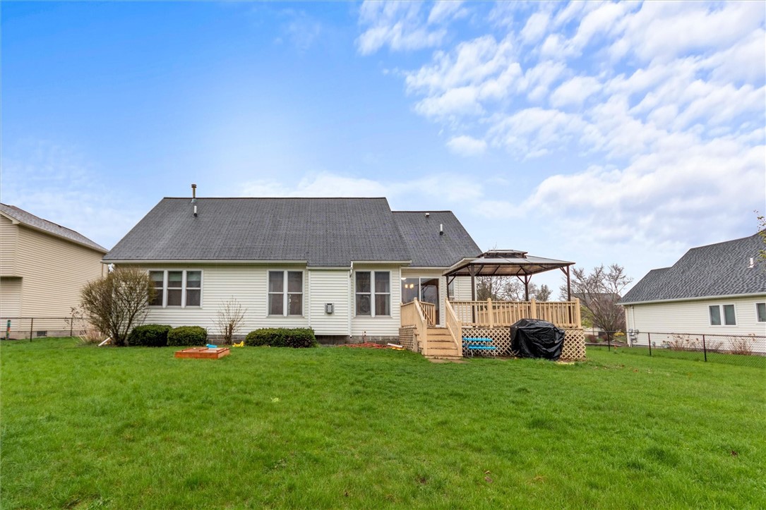 26 Simone Terrace Penfield, NY 14580 - Photo 5 of 32