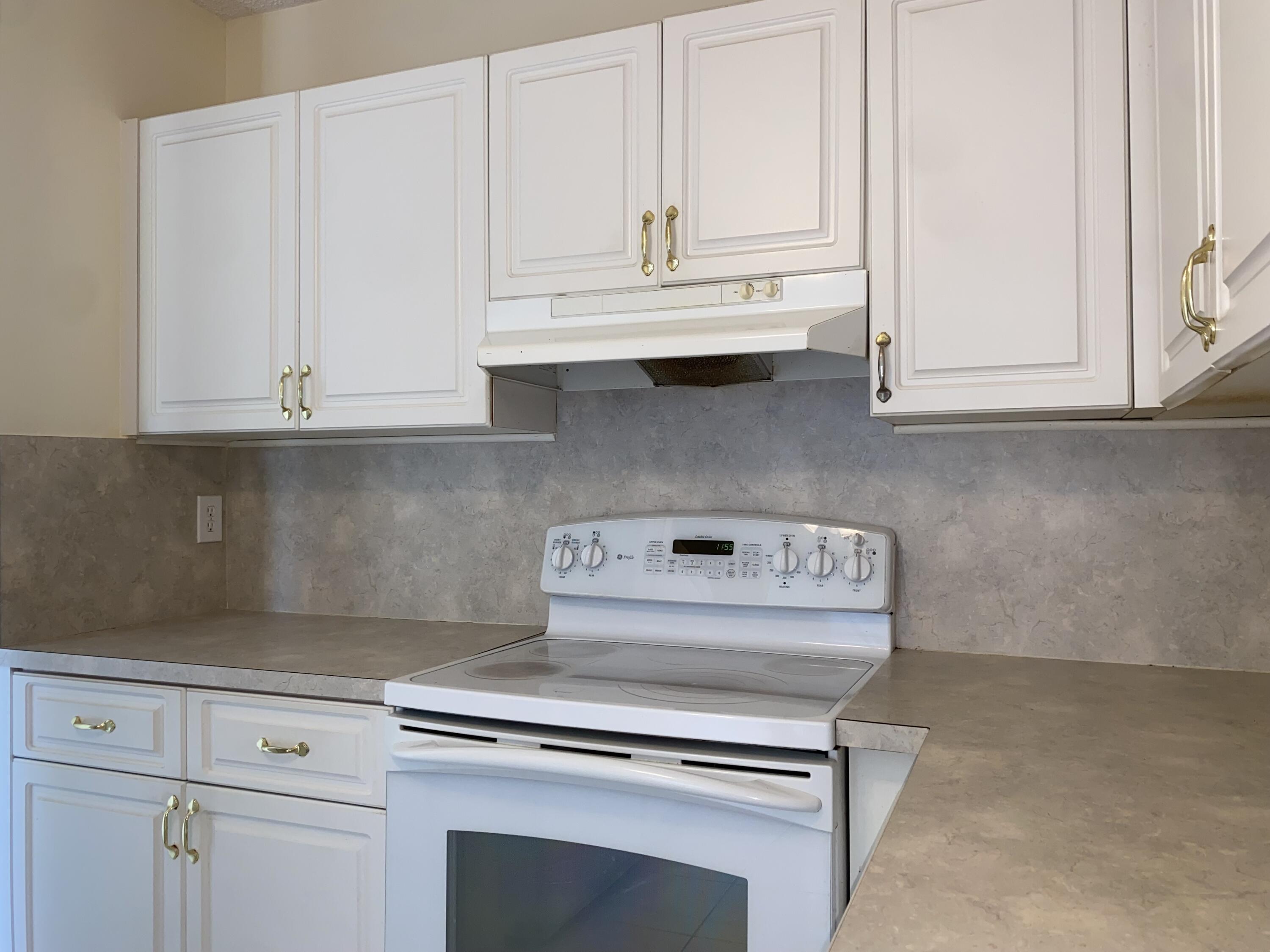 8665 Chevy Chase Drive, Unit 113 Boca Raton, FL 33433 - Photo 11 of 42 IMG_4995